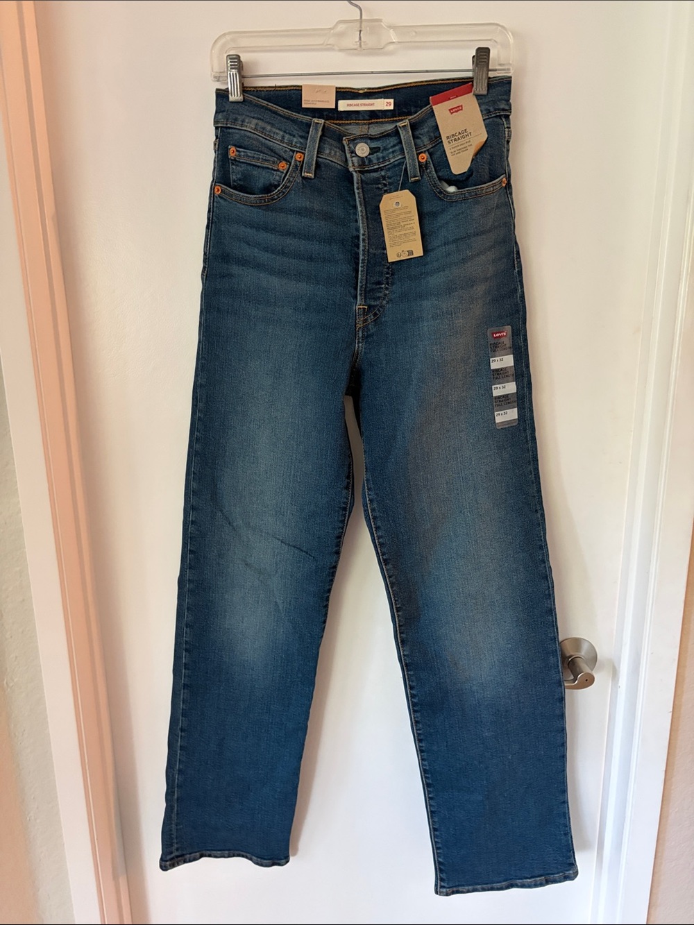 NWT - Levi's Women's Ribcage Straight Leg Jeans - Size 29